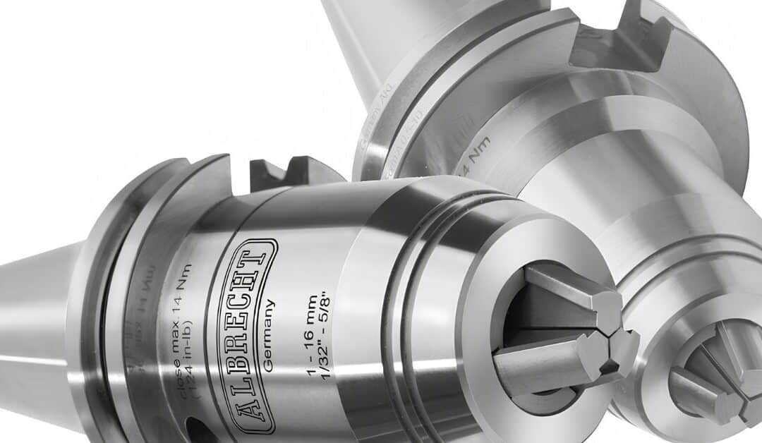 Närbild av två metalliska precisionschuckar/verktygshållare från ALBRECHT, med blankpolerad yta och synliga spännbackar i fronten.